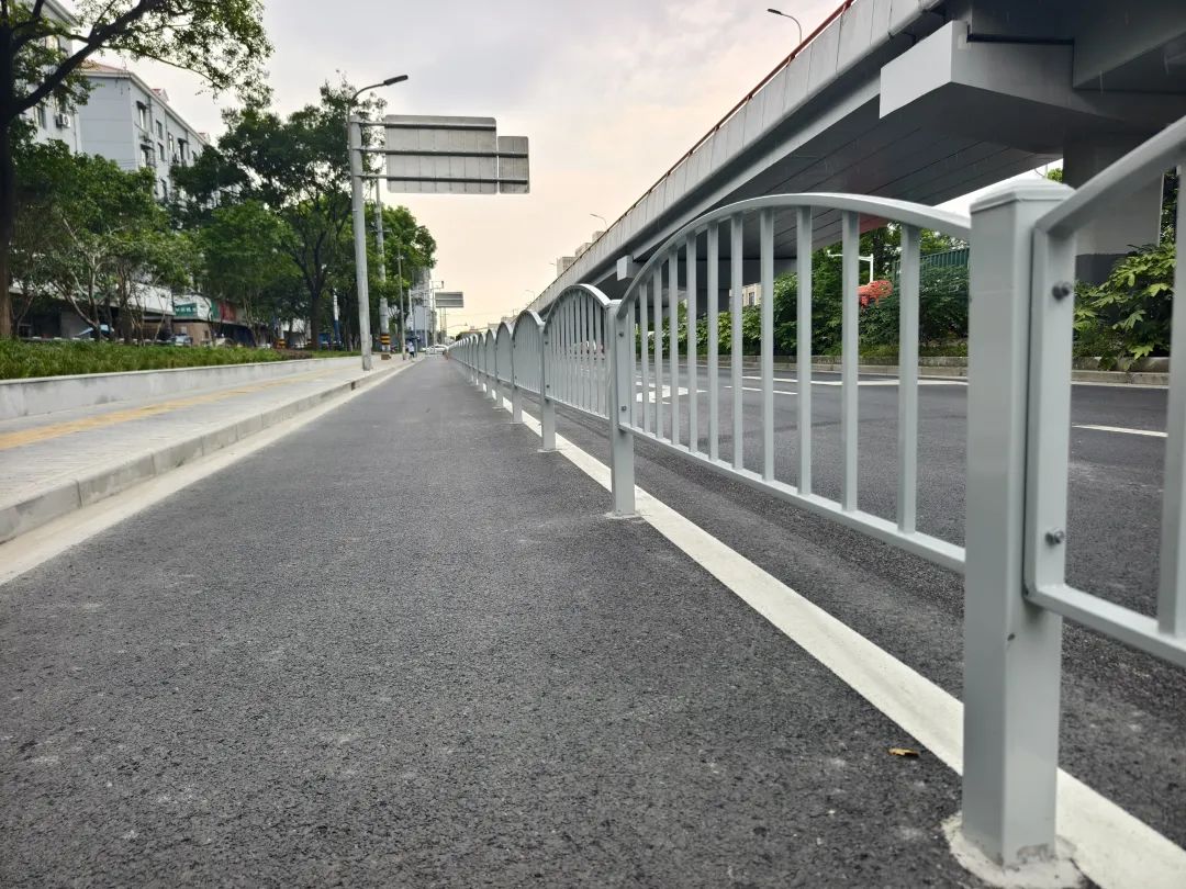 排堵保畅护栏.jpg