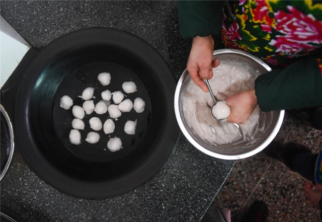 舌尖上的美食-鱼丸.jpg